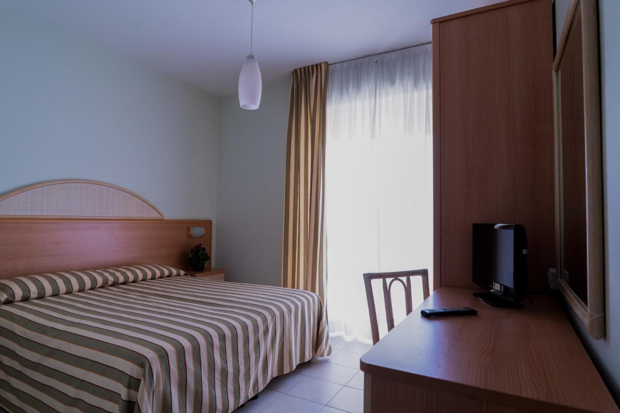Hotel Jollino Pineto Buitenkant foto