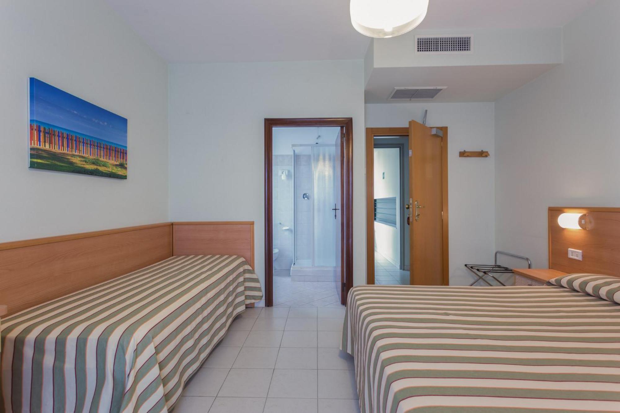 Hotel Jollino Pineto Buitenkant foto