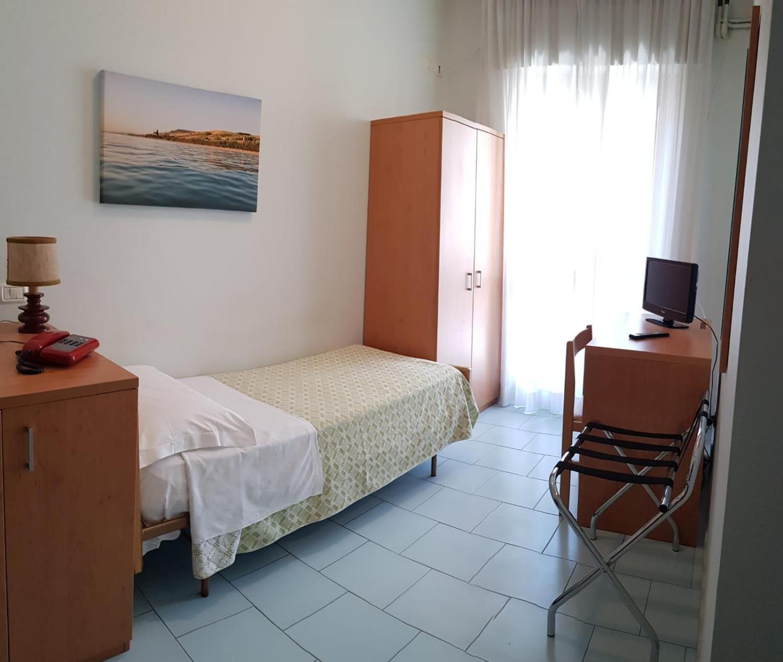 Hotel Jollino Pineto Buitenkant foto