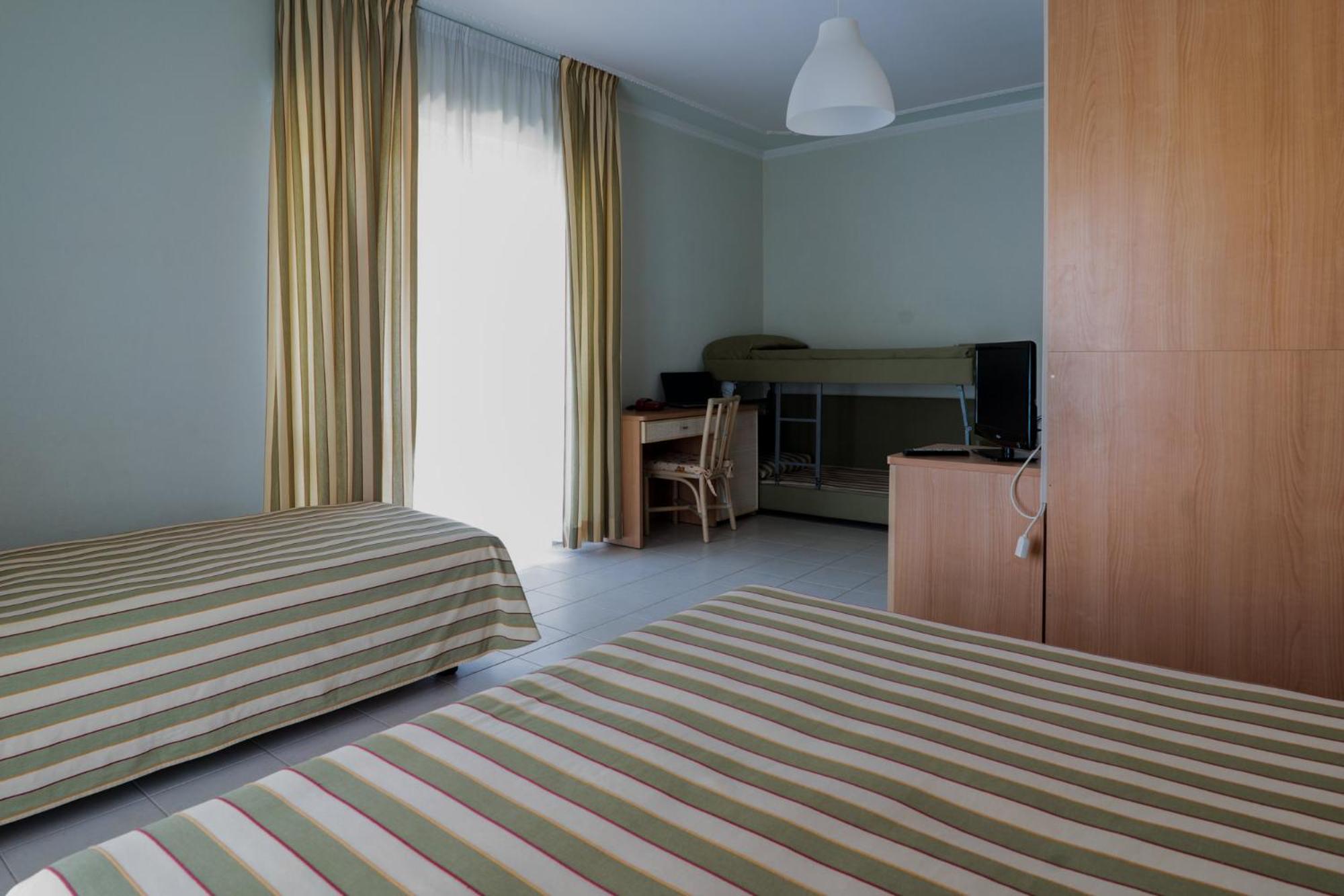 Hotel Jollino Pineto Buitenkant foto