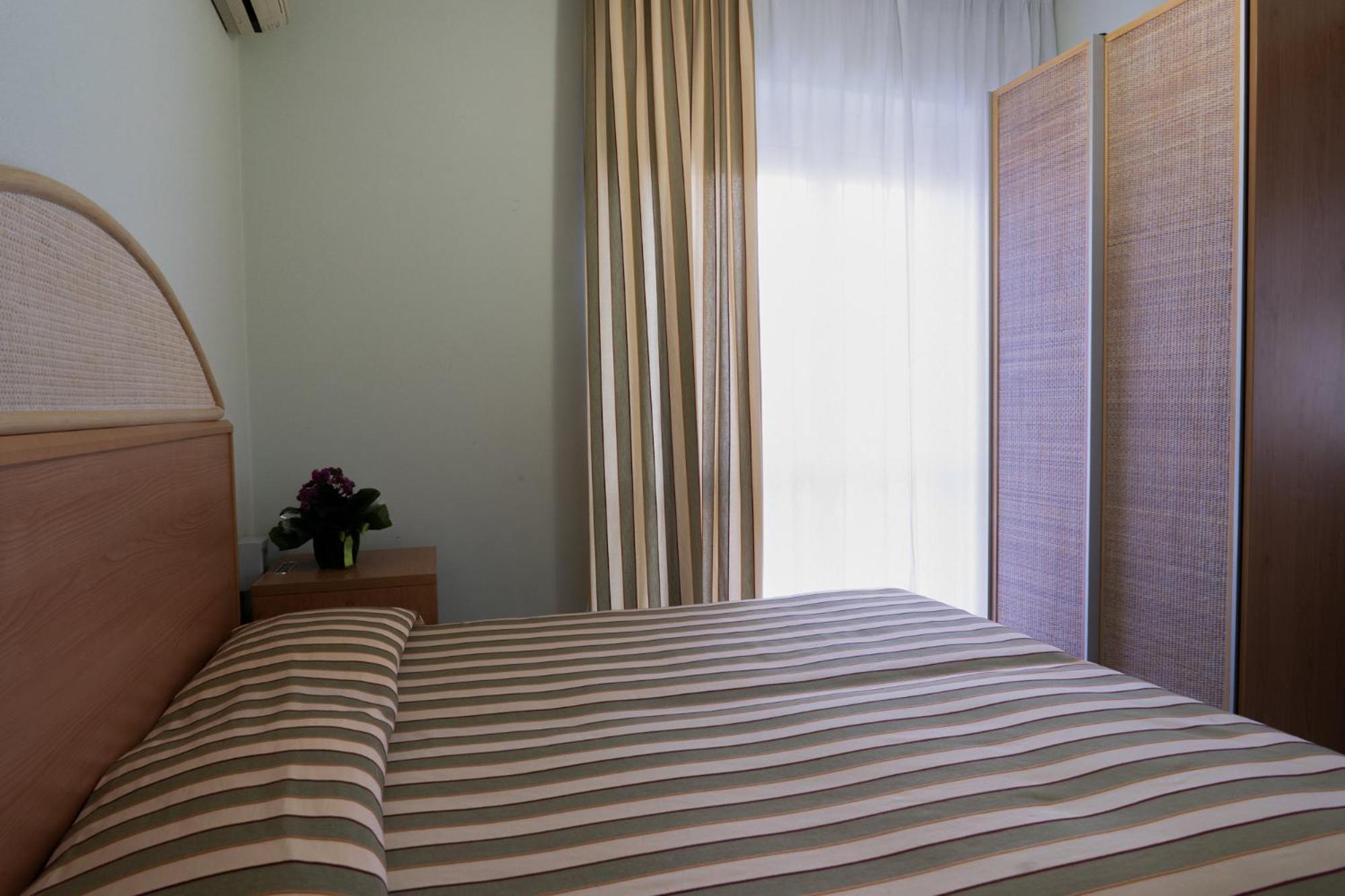 Hotel Jollino Pineto Buitenkant foto